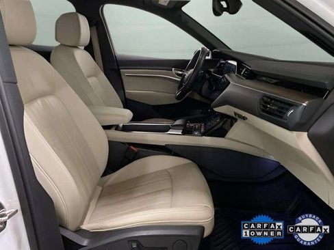 Used 2024 Audi Q8 e-tron Premium image 73