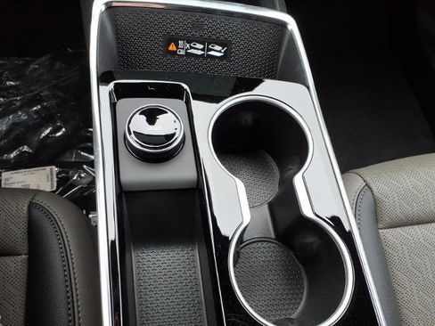 New 2026 Chevrolet Equinox LT w/ Convenience Package II image 24