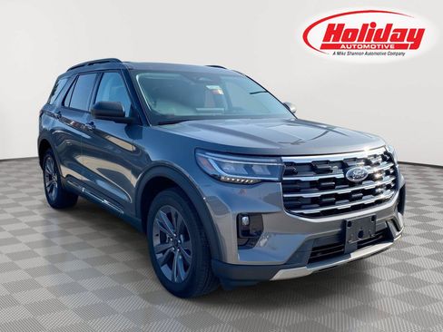 Used 2025 Ford Explorer Active w/ Active Comfort Package AWD/4WD image 1