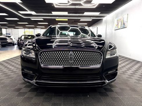 Used 2017 Lincoln Continental Select AWD/4WD image 4