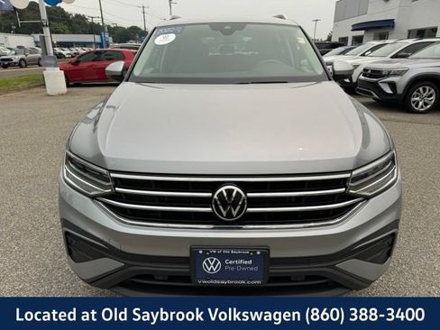 Used 2022 Volkswagen Tiguan SE AWD/4WD image 2