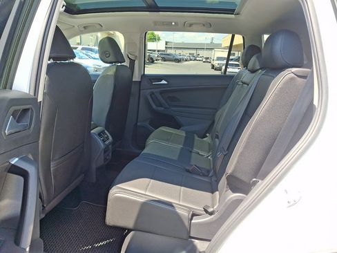 Used 2019 Volkswagen Tiguan SE w/ Panoramic Sunroof Package AWD/4WD image 10
