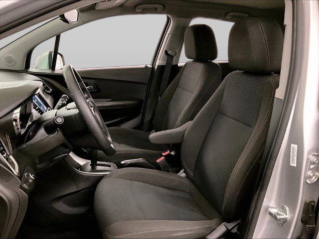 Used 2018 Chevrolet Trax LS AWD/4WD image 24