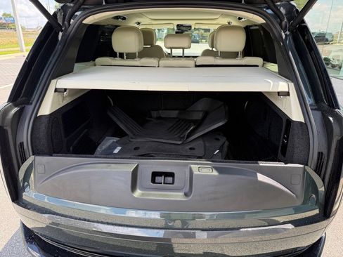 Used 2024 Land Rover Range Rover SE AWD/4WD image 10