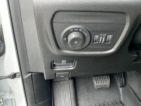 Used 2021 Jeep Grand Cherokee L Limited image 13