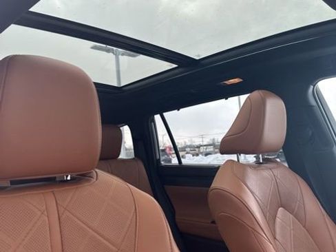 Used 2020 Toyota Highlander Platinum image 13