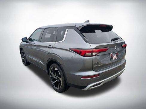 Used 2024 Mitsubishi Outlander SE FWD image 5