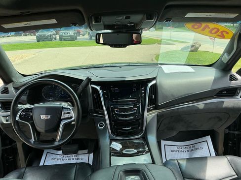 Used 2016 Cadillac Escalade Platinum AWD/4WD image 14
