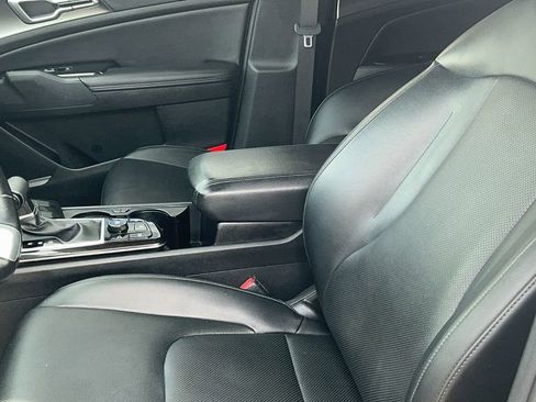 Used 2023 Kia Sportage EX FWD image 11