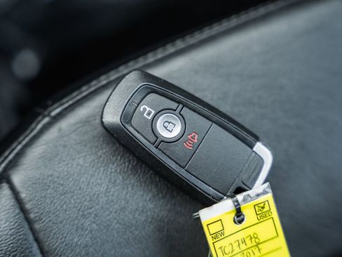 Used 2017 Ford Edge SEL w/ Equipment Group 201A image 39