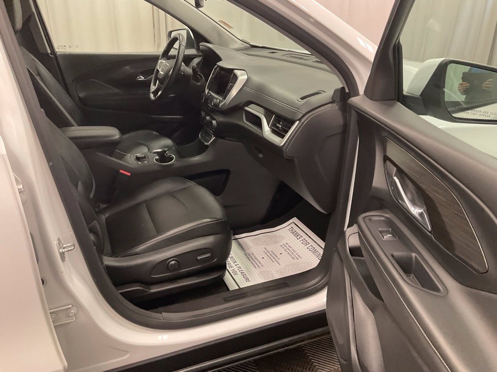 Used 2024 GMC Terrain SLT AWD/4WD image 33