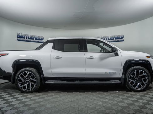 Used 2024 Chevrolet Silverado EV RST image 13