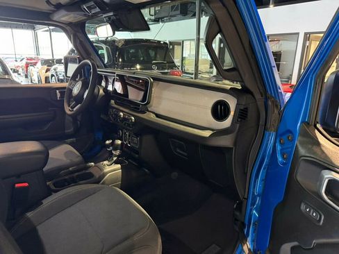 Used 2024 Jeep Wrangler Unlimited Sport image 26