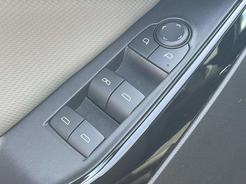 Used 2025 Chevrolet Equinox LT w/ Convenience Package II FWD image 16