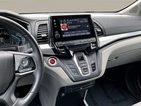 Used 2018 Honda Odyssey Touring image 9
