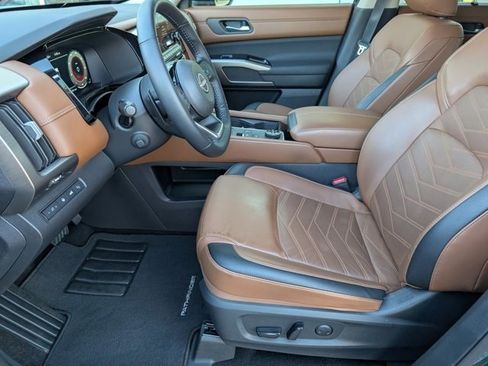 Used 2024 Nissan Pathfinder Platinum w/ Cargo Package image 21