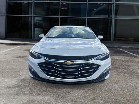Used 2024 Chevrolet Malibu LT image 2