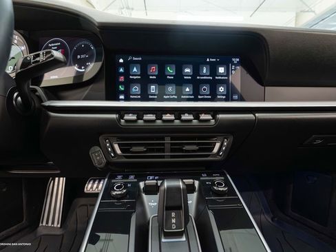 Used 2022 Porsche 911 Turbo image 37