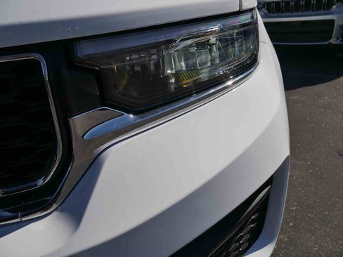 New 2025 Jeep Grand Cherokee Laredo X w/ Luxury Tech Group I image 22