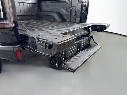 Used 2025 GMC Hummer EV 2X AWD/4WD image 33