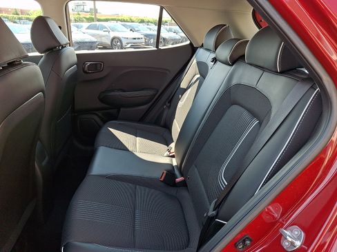 Certified 2023 Hyundai Venue Limited FWD image 10