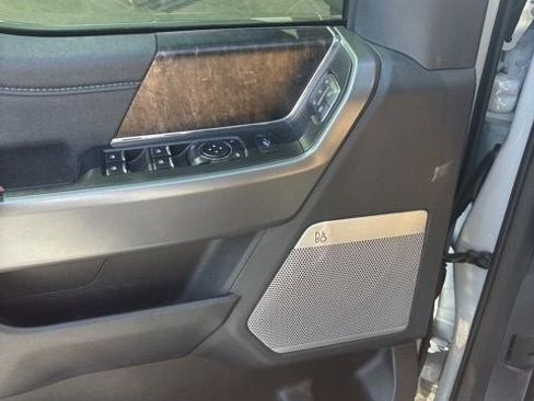 Used 2025 Ford F350 Lariat w/ Chrome Package image 18