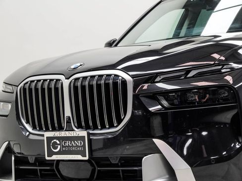 Used 2025 BMW X7 xDrive40i AWD/4WD image 2