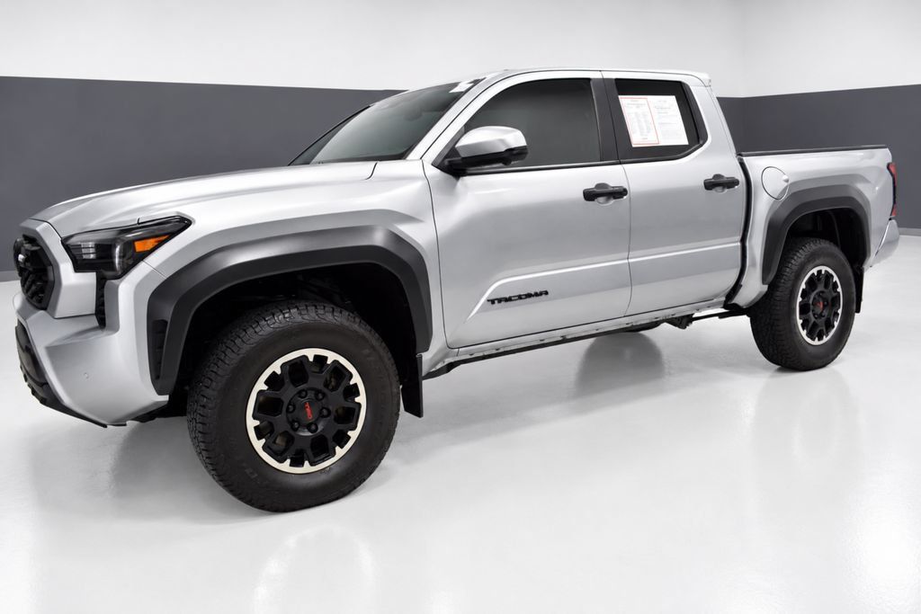 Used 2024 Toyota Tacoma TRD Off-Road w/ TRD Off Road Premium Package AWD/4WD image 2