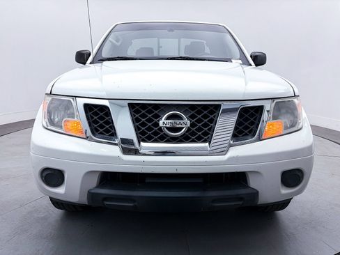 Used 2019 Nissan Frontier SV RWD image 2