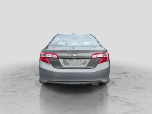 Used 2012 Toyota Camry LE FWD image 7
