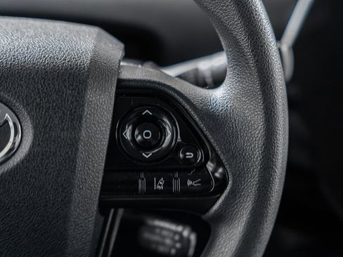 Certified 2022 Toyota Prius LE image 29