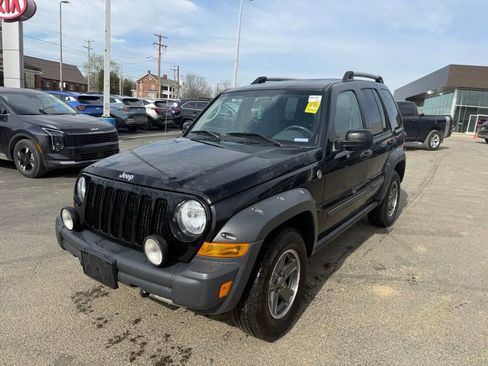 Used 2005 Jeep Liberty Renegade image 3