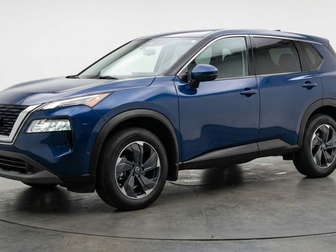 Used 2025 Nissan Rogue SV AWD/4WD image 3