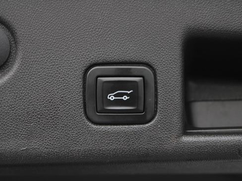 Used 2019 Chevrolet Equinox LT image 9