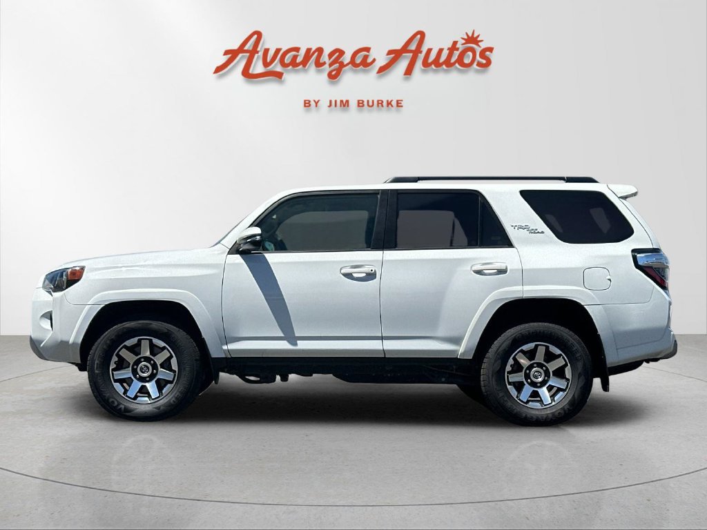 Used 2022 Toyota 4Runner TRD Off-Road Premium AWD/4WD image 2