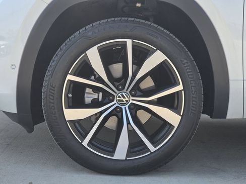 Used 2026 Volkswagen Atlas SEL Premium R-Line AWD/4WD image 8