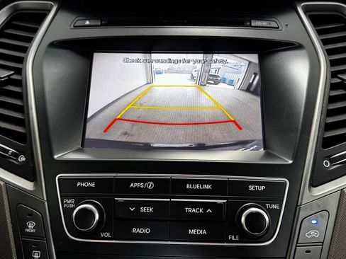 Used 2017 Hyundai Santa Fe SE image 17