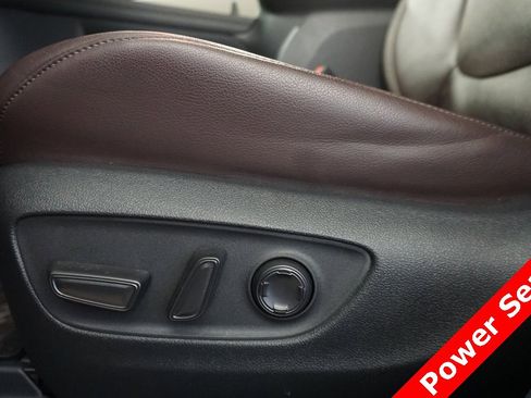 Used 2024 Toyota Sienna Platinum image 8