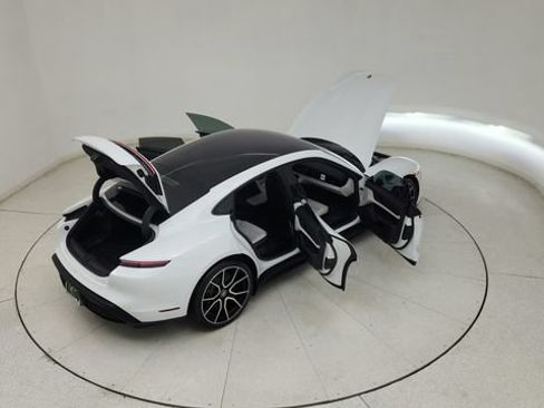 Used 2023 Porsche Taycan w/ Premium Package RWD image 35