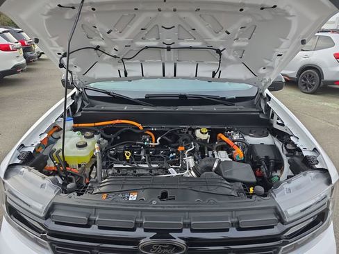 Used 2024 Ford Maverick Lariat w/ Black Appearance Package image 28