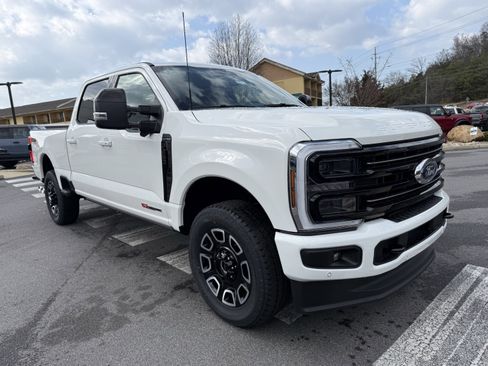 New 2026 Ford F250 Platinum AWD/4WD image 3