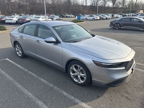 Used 2023 Honda Accord LX image 8