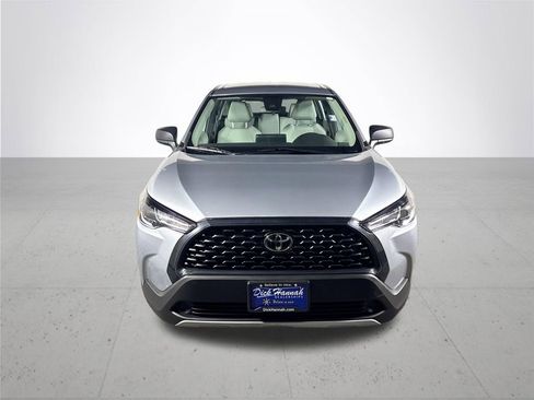 Used 2022 Toyota Corolla Cross L image 3