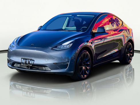 Used 2023 Tesla Model Y Long Range image 42