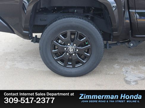 Used 2024 Toyota Tacoma SR w/ SR Upgrade Package AWD/4WD image 19