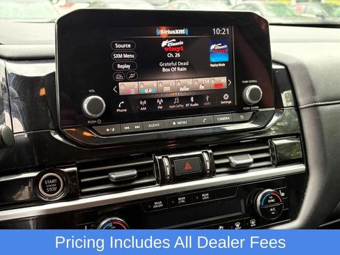 Used 2024 Nissan Pathfinder SV FWD image 11