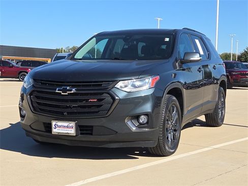 Used 2021 Chevrolet Traverse RS image 3