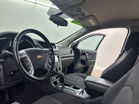 Used 2015 Chevrolet Traverse LT w/ Style and Technology Package FWD image 33