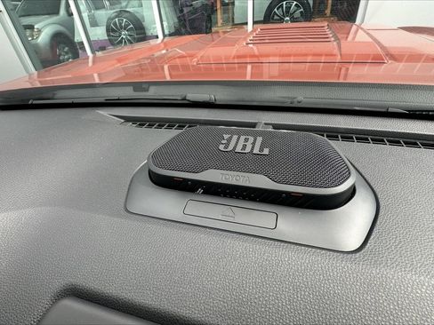 Used 2025 Toyota Tacoma TRD Sport image 18