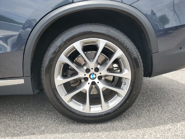 Used 2021 BMW X5 xDrive40i w/ Convenience Package AWD/4WD image 14